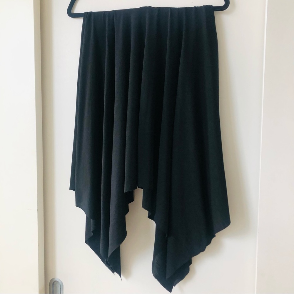 Zara high-low skirt with a twist! Worn only couple of times 🖤